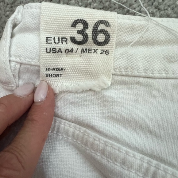 ZARA Women’s White Denim Shorts, Size 4US - Picture 4 of 5